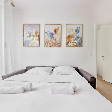 Cosy With Balcony -6p-proche Paris Apartment *