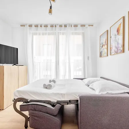 Cosy With Balcony -6p-proche Paris
