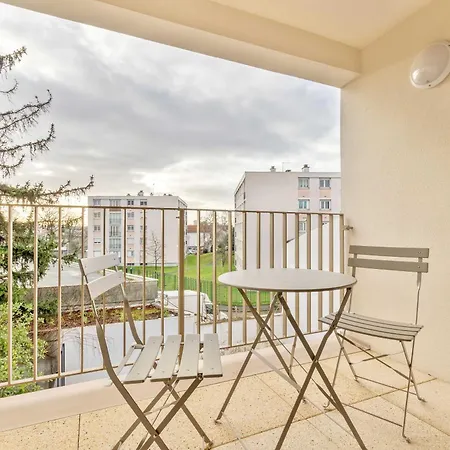 Cosy With Balcony -6p-proche Paris Apartment