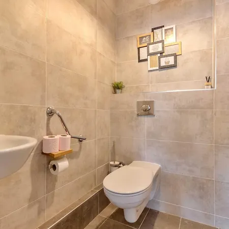 Cosy With Balcony -6p-proche Paris