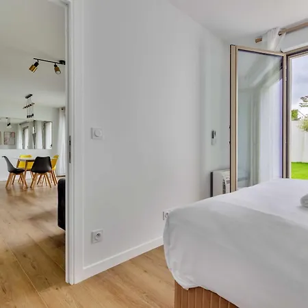 Cosy With Balcony -6p-proche Paris Apartment *