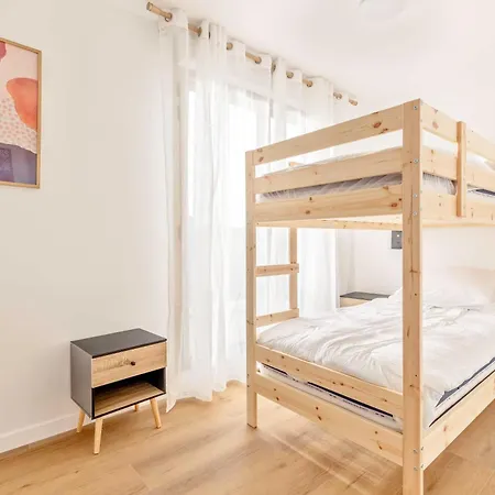 Cosy With Balcony -6p-proche Paris Apartamento
